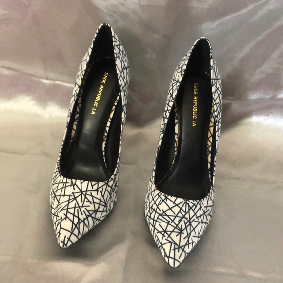 Shoes - Picture 1 of 2